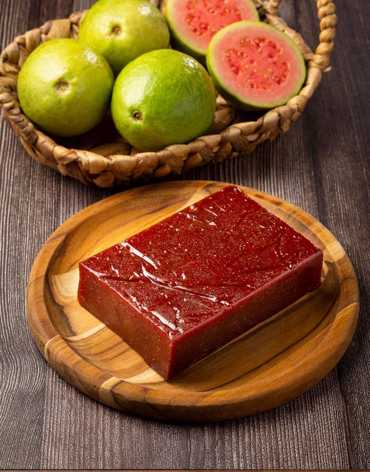 pasta-guayaba-dulce-tipico-elaborado-guayaba-tambien-conocido-como-goiabada_434193-3781